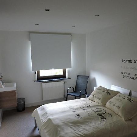 B&B Carpe Diem # Linea Maaseik Exterior foto